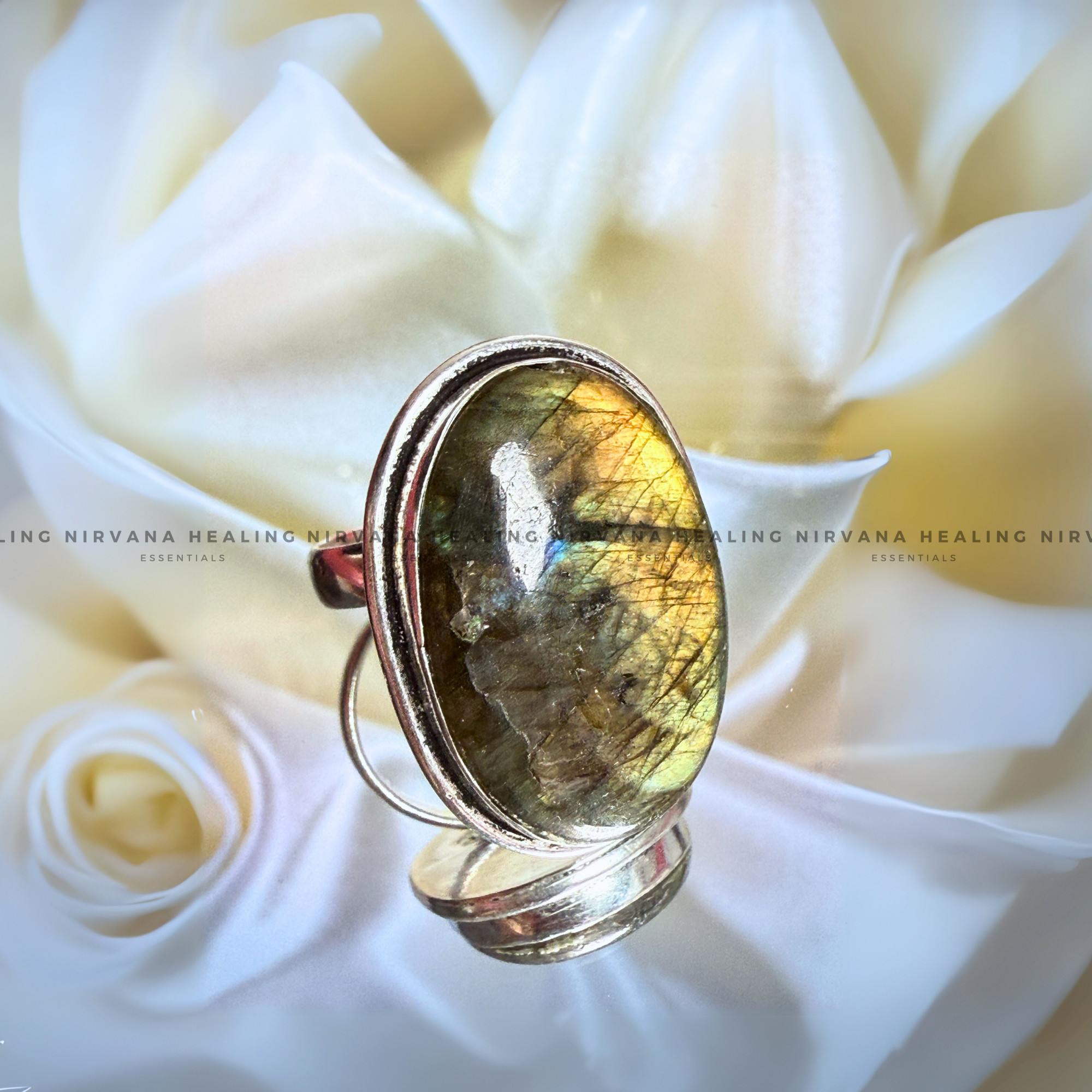 GREEN UNAKITE OVAL RING (Emotional Healing, Heart Awakening, Inner Peace) .