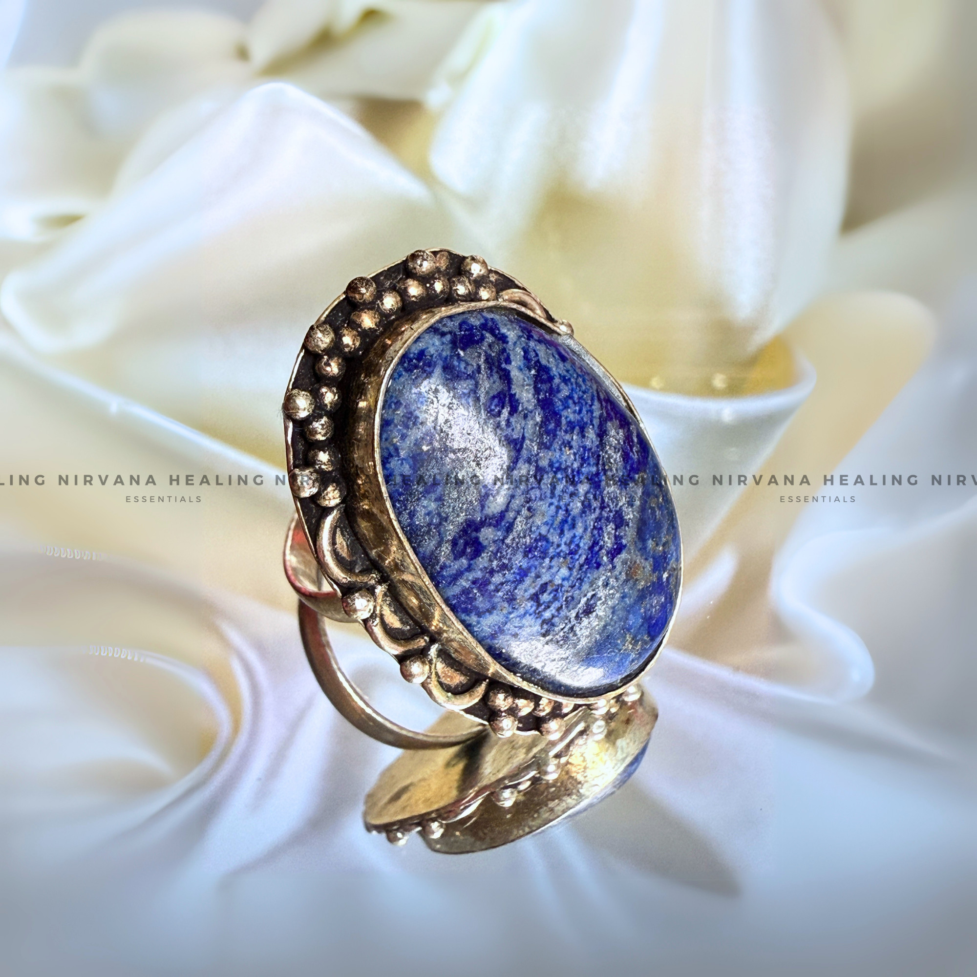 LAPIS JADE OVAL RING
(Communication, Truth, Ease Of Expression And Wisdom)
