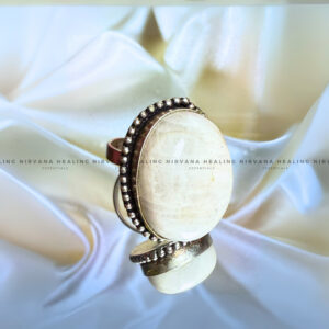 MOON JADE OVAL RING (Harmony, Emotional Balance And Divine Connection)
