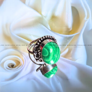 MALACHITE ROUND RING (Transformation, Pain Reliever And Emotional Healing) .