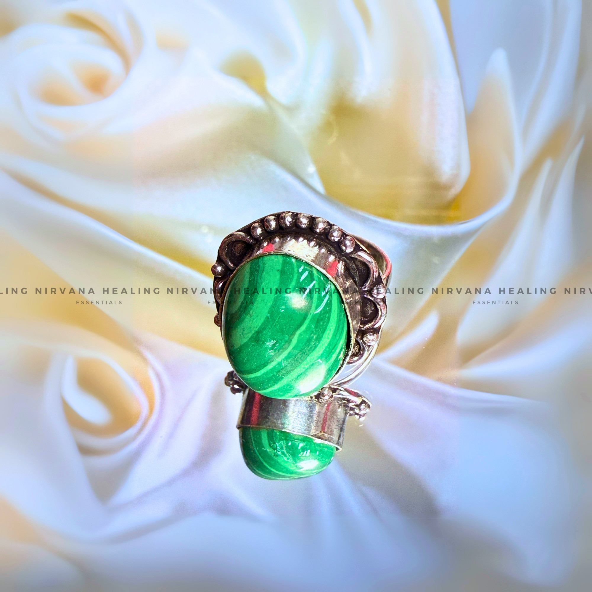 MALACHITE ROUND RING (Transformation, Pain Reliever And Emotional Healing) .
- Image 4
