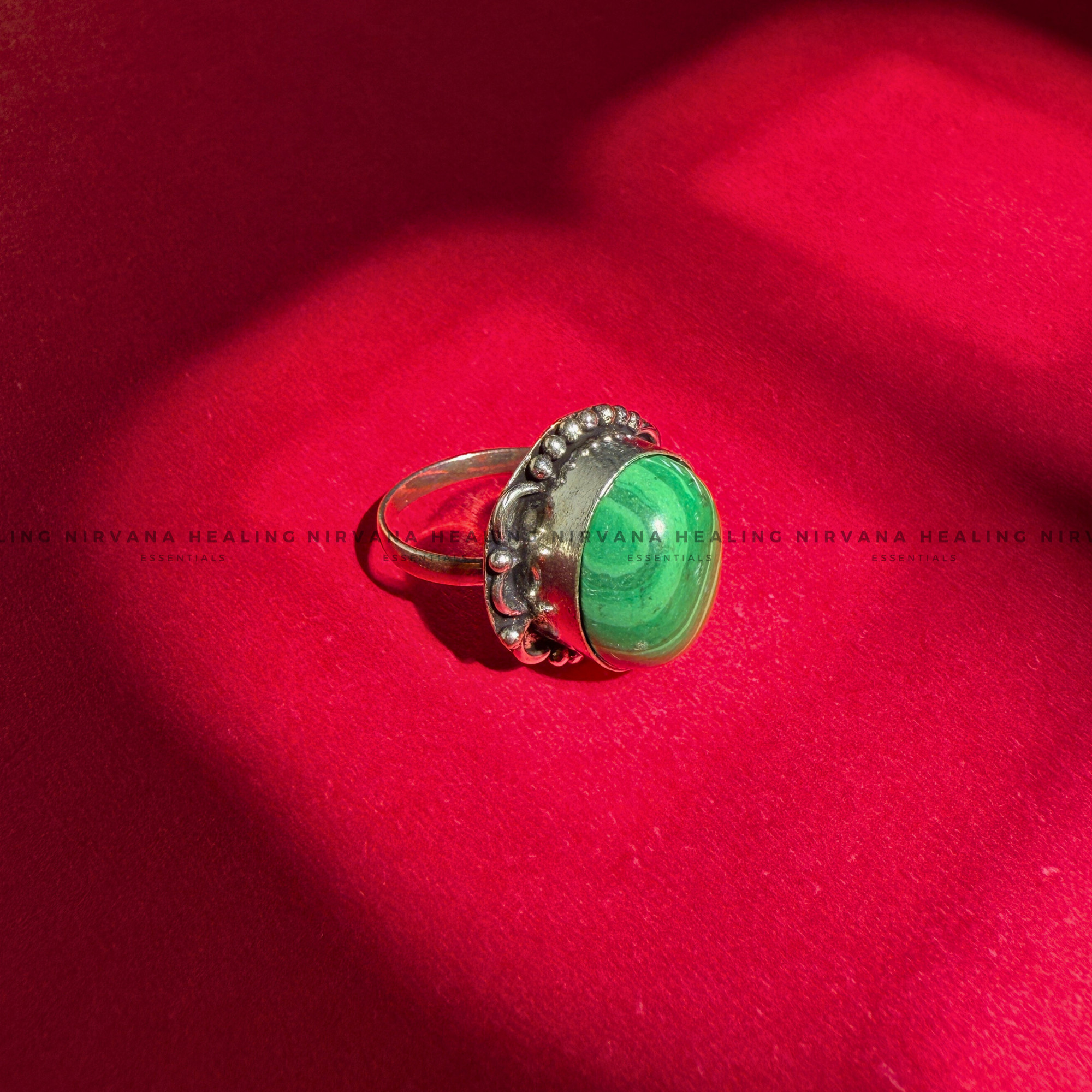 MALACHITE ROUND RING (Transformation, Pain Reliever And Emotional Healing) .
- Image 3