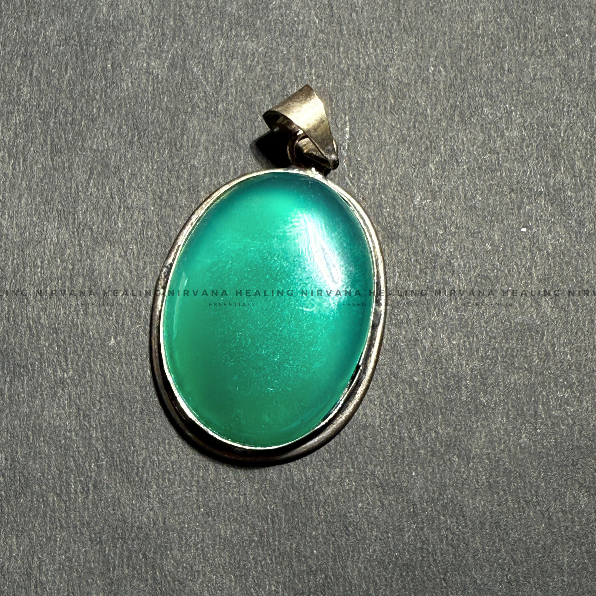 GREEN AVENTURINE OVAL CRYSTAL PENDANT (Luck, Money, Abundance, Career And Growth).
- Image 4