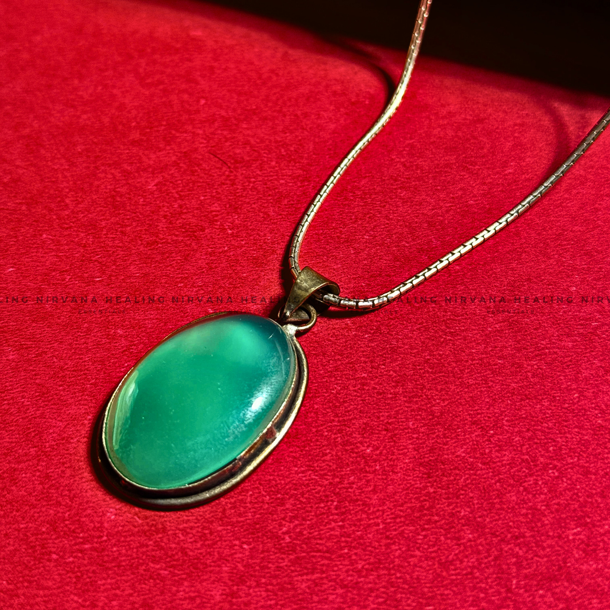 GREEN AVENTURINE OVAL CRYSTAL PENDANT (Luck, Money, Abundance, Career And Growth).
- Image 7