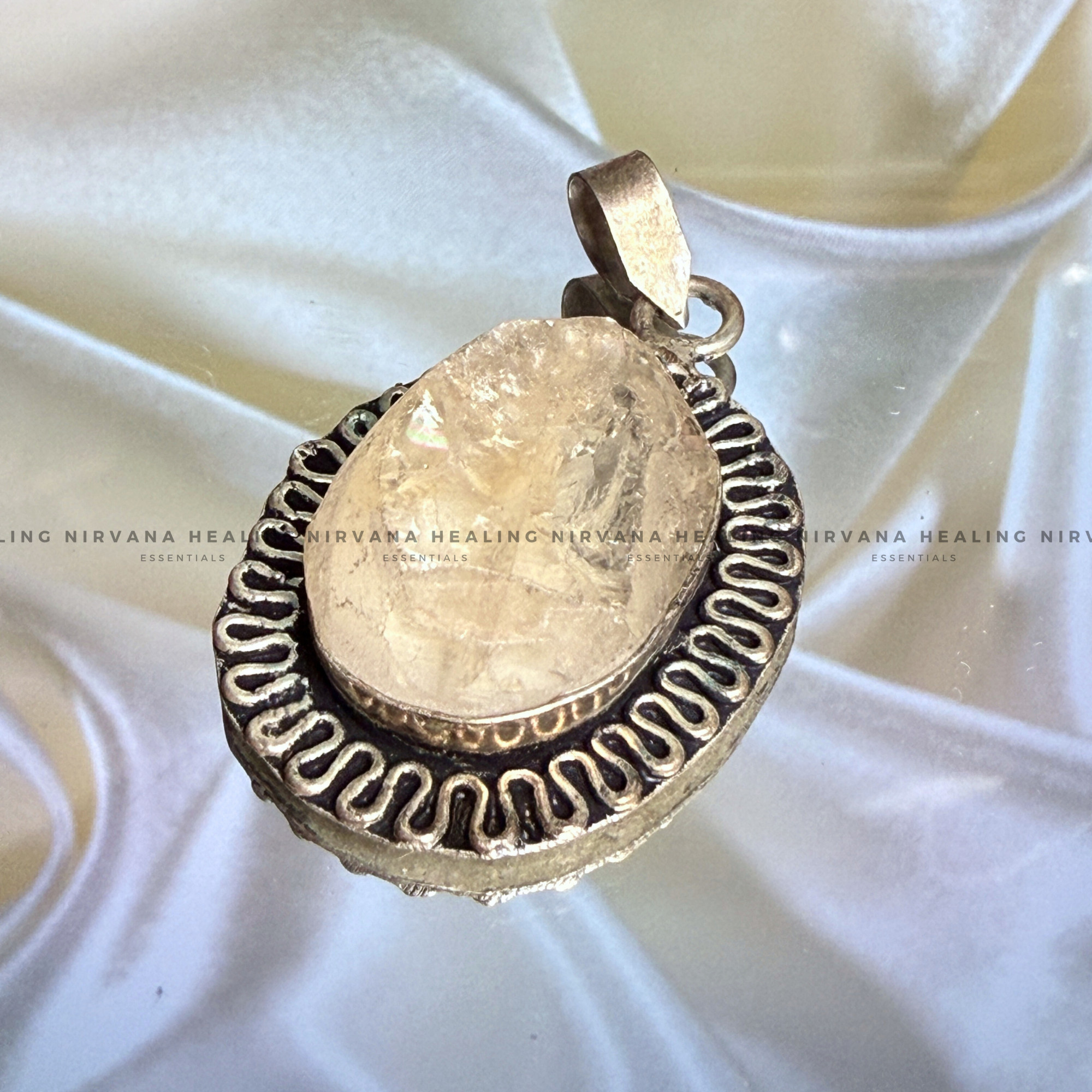 CLEAR QUARTZ RAW PENDANT (Mental Clarity, Master Healer And Energy Amplifier).
- Image 6