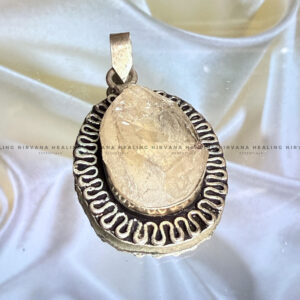 CLEAR QUARTZ RAW PENDANT (Mental Clarity, Master Healer And Energy Amplifier). 