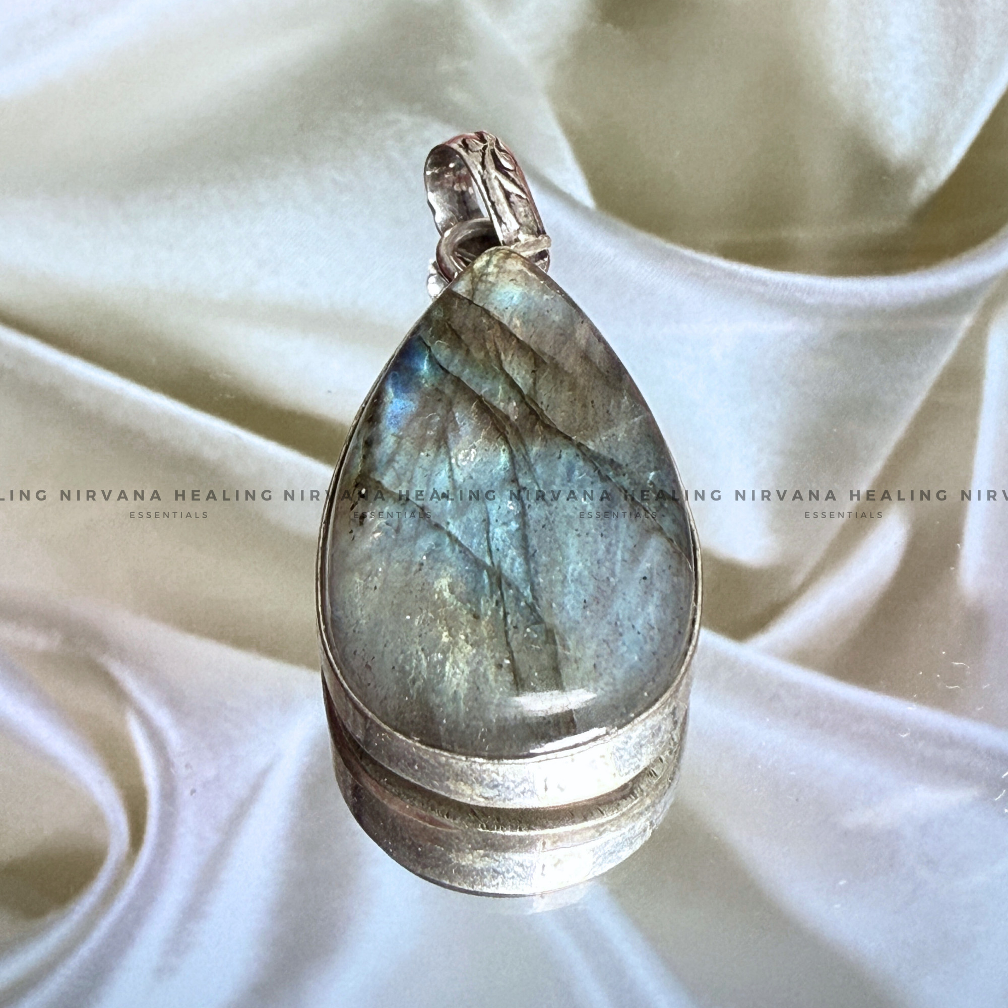 LABRADORITE CRYSTAL DESIGNER PENDANT (Intuition, Inner Power And Transformation).