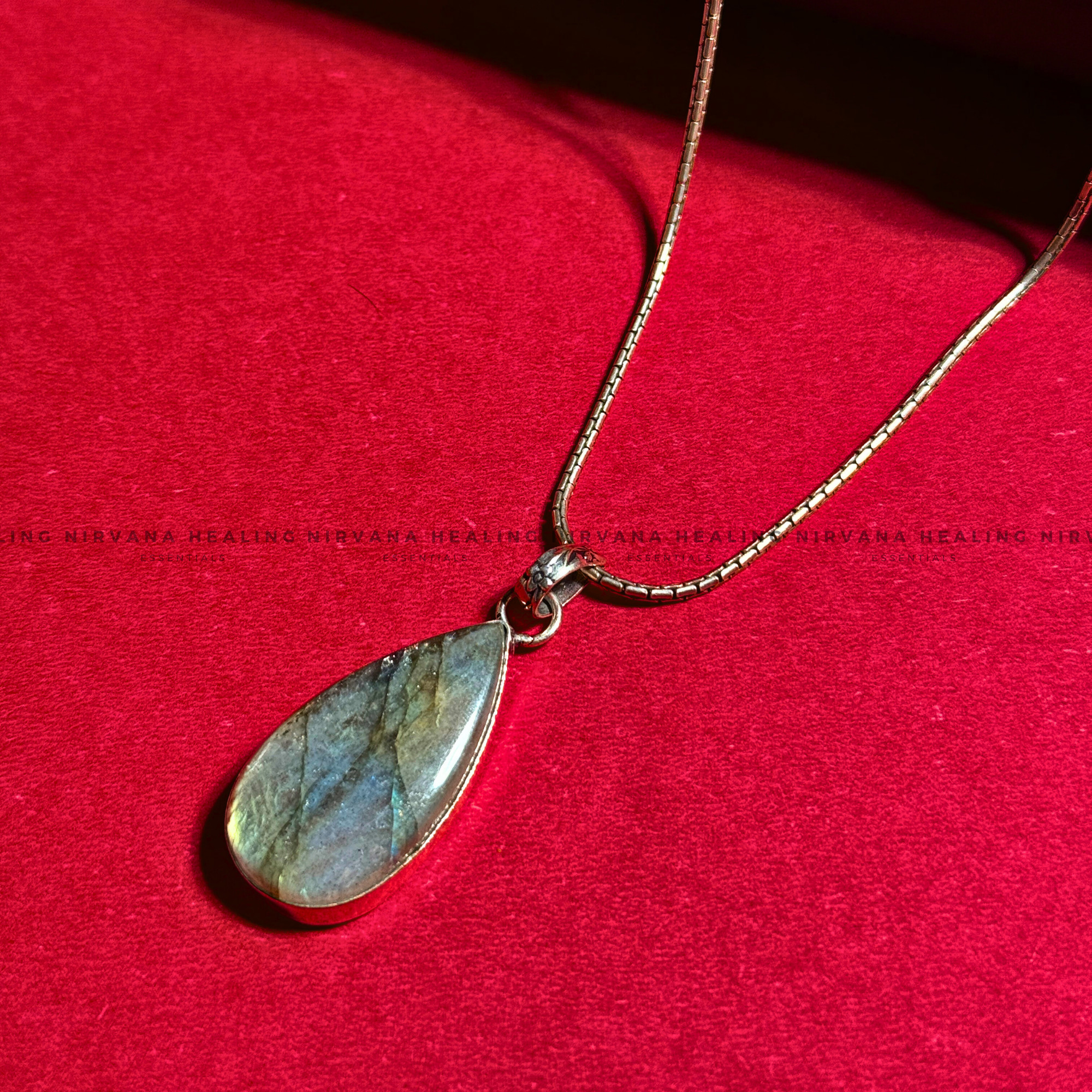 LABRADORITE CRYSTAL DESIGNER PENDANT (Intuition, Inner Power And Transformation).
- Image 7